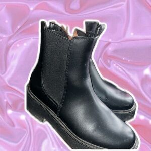 Black fashion boots